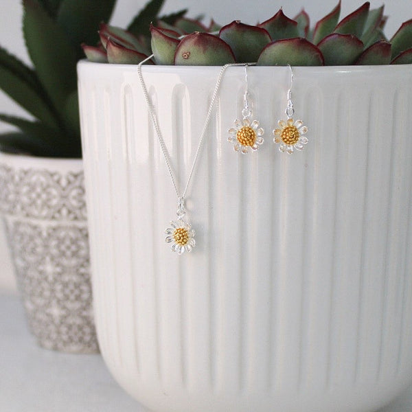 Daisy Necklace